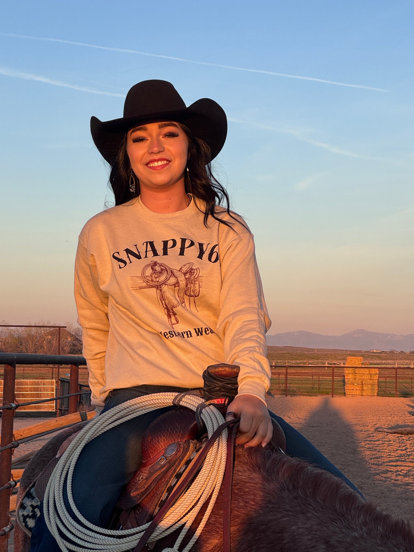 Snappy6 Saddle Graphic Crew Sweatshirt Tan